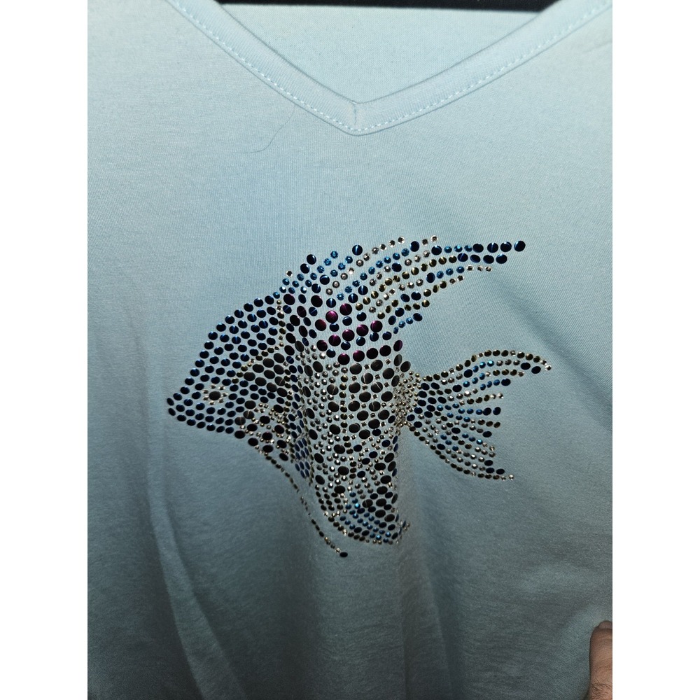 Coral  Bay Ligjt Blue women's Medium t shirt w/ Bedazzled fish on front